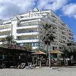 Banana Beachfront Апартаменты Марбелья